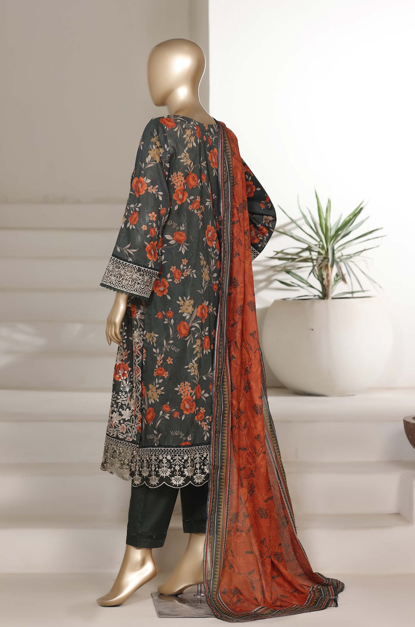 SADABAHAR SIGNATURE EMBROIDERED FESTIVE STITCHED 3-PIECE COLLECTION