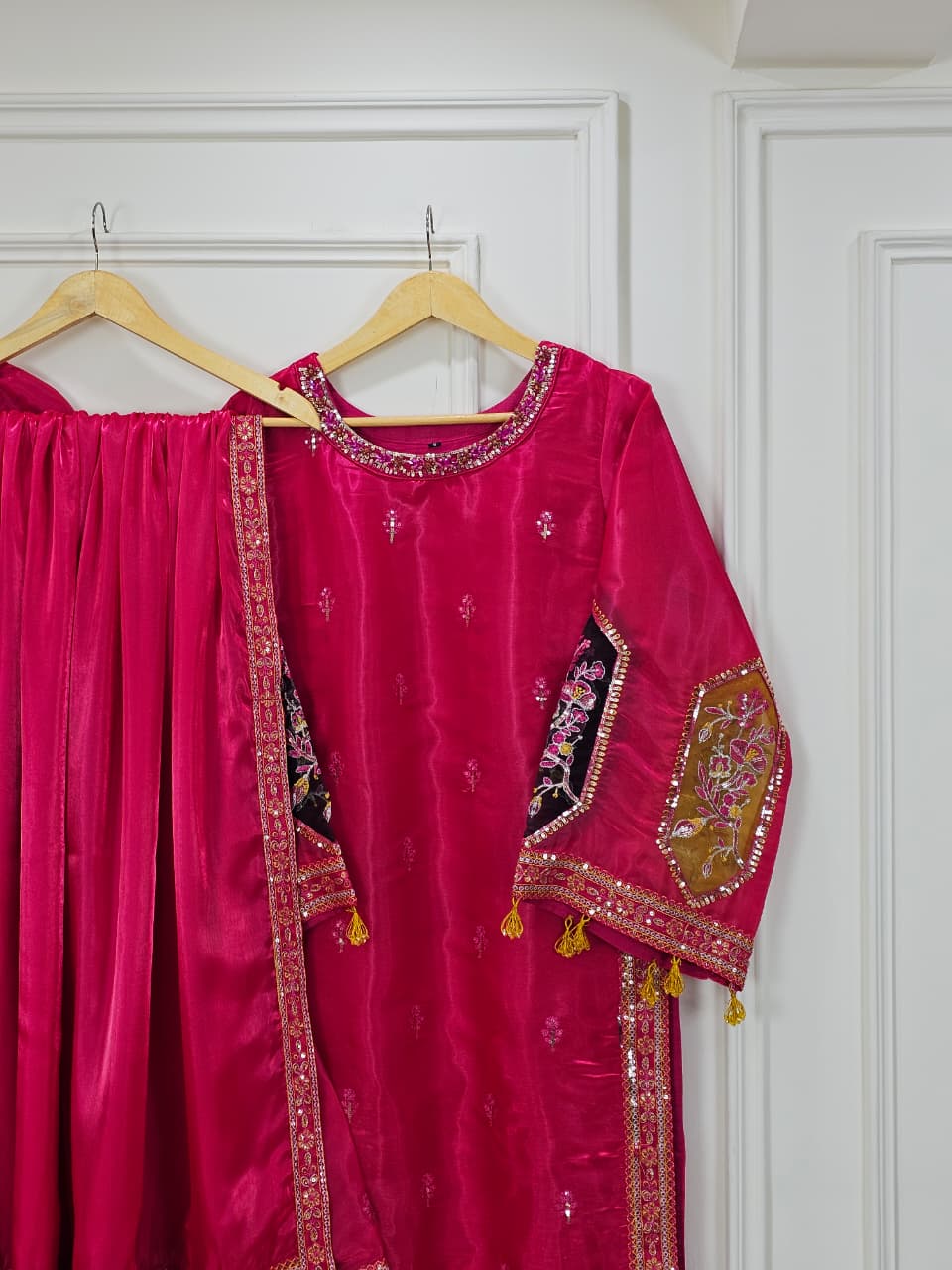 Three-piece Sheesha Silk Luxury Pret