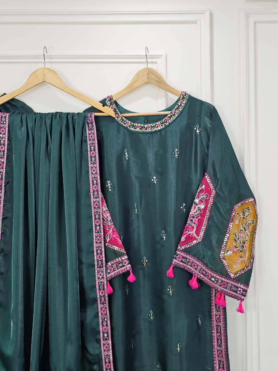 Three-piece Sheesha Silk Luxury Pret