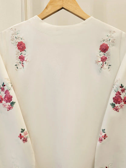 3 Piece - Pure Embroidered Lawn Suit S111648