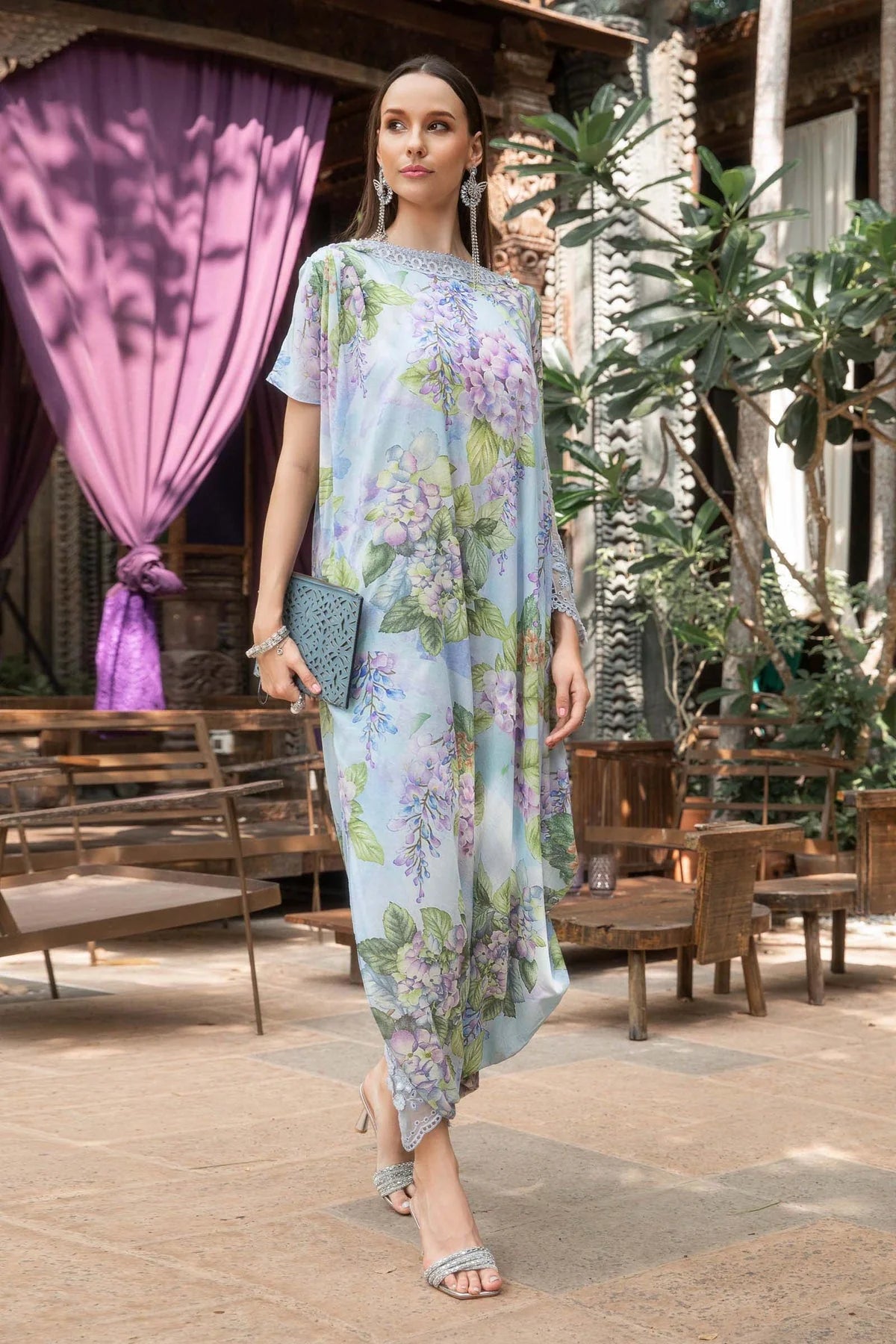Maria.B M.Prints Unstitched Embroidered Lawn 3Pc Suit MPT-1801-B
