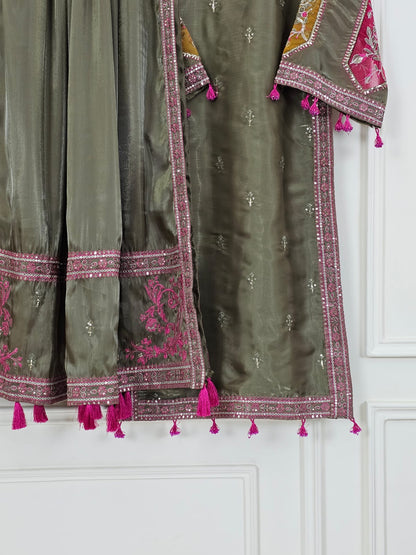 Three-piece Sheesha Silk Luxury Pret